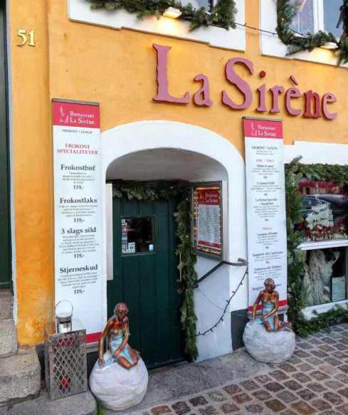 Do restaurace La Sirène lákají hned dvě malé mořské víly
