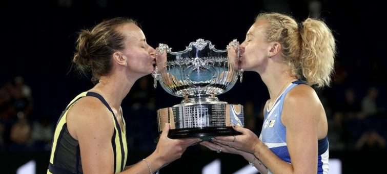 Krejčíková se Siniakovou vyhrály na Australian Open a mají čtvrtý grandslamu v řadě
