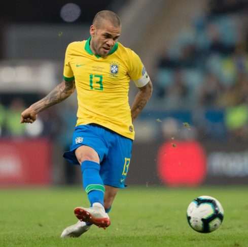 Brazilský fotbalista Dani Alves čelí obvinění ze sexuálního napadení