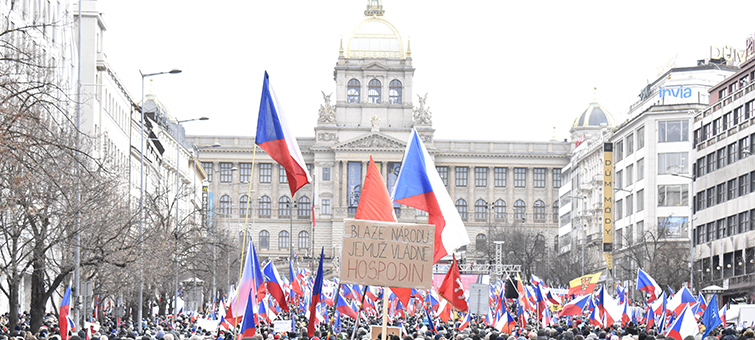 Demonstrace proti bídě v Praze. Podívejte se na fotky z Václaváku
