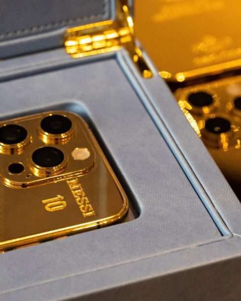 Luxus. Zlatý iPhone pro každého člena argentinské repre